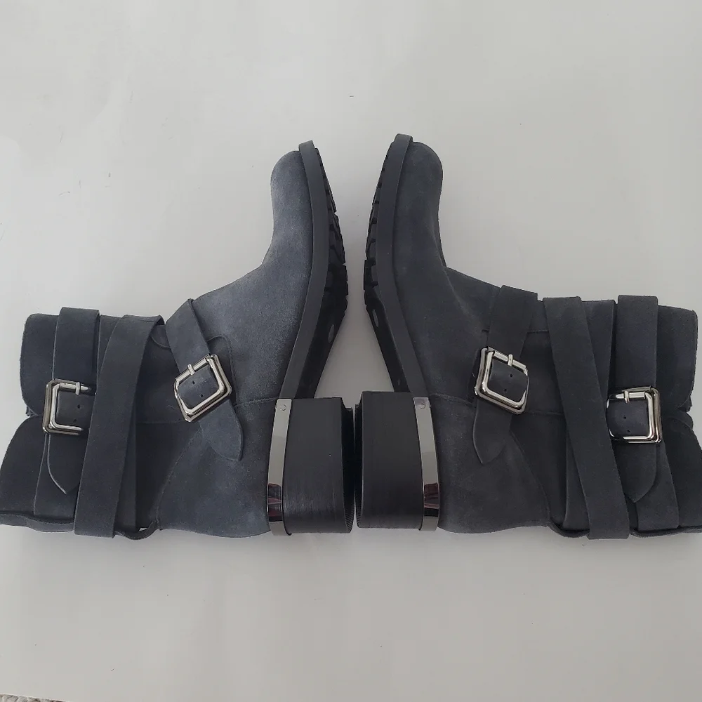 VINCE CAMUTO 7.5 WEBEY Dk Gray Suede Moto Boots Silver Buckle Strap Grunge Goth - Picture 10 of 16